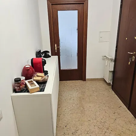 Apartment 25 Rom