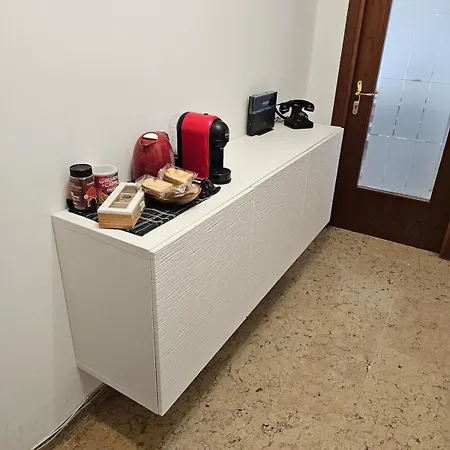 Apartment 25 Rom