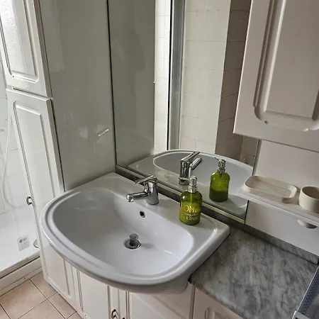 25 Apartment