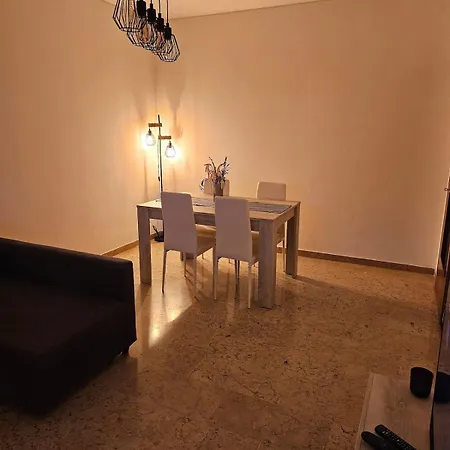 25 Apartment *