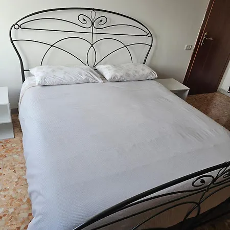 25 Apartment Rom